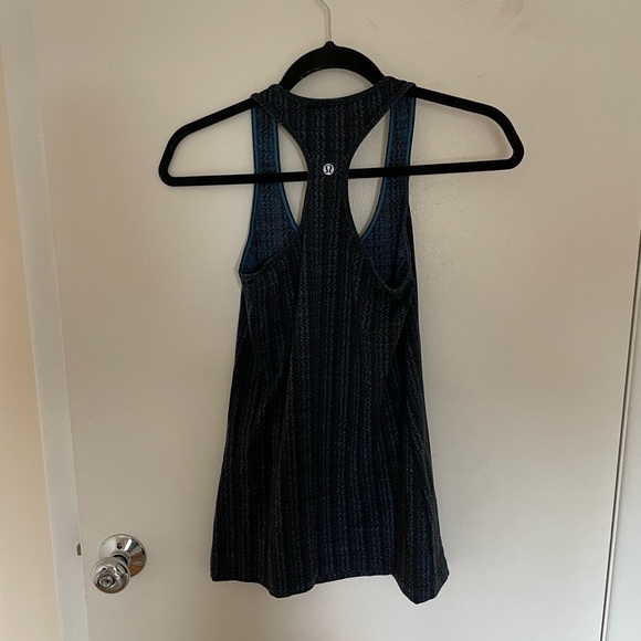 Lululemon tank - Picture 1 of 3
